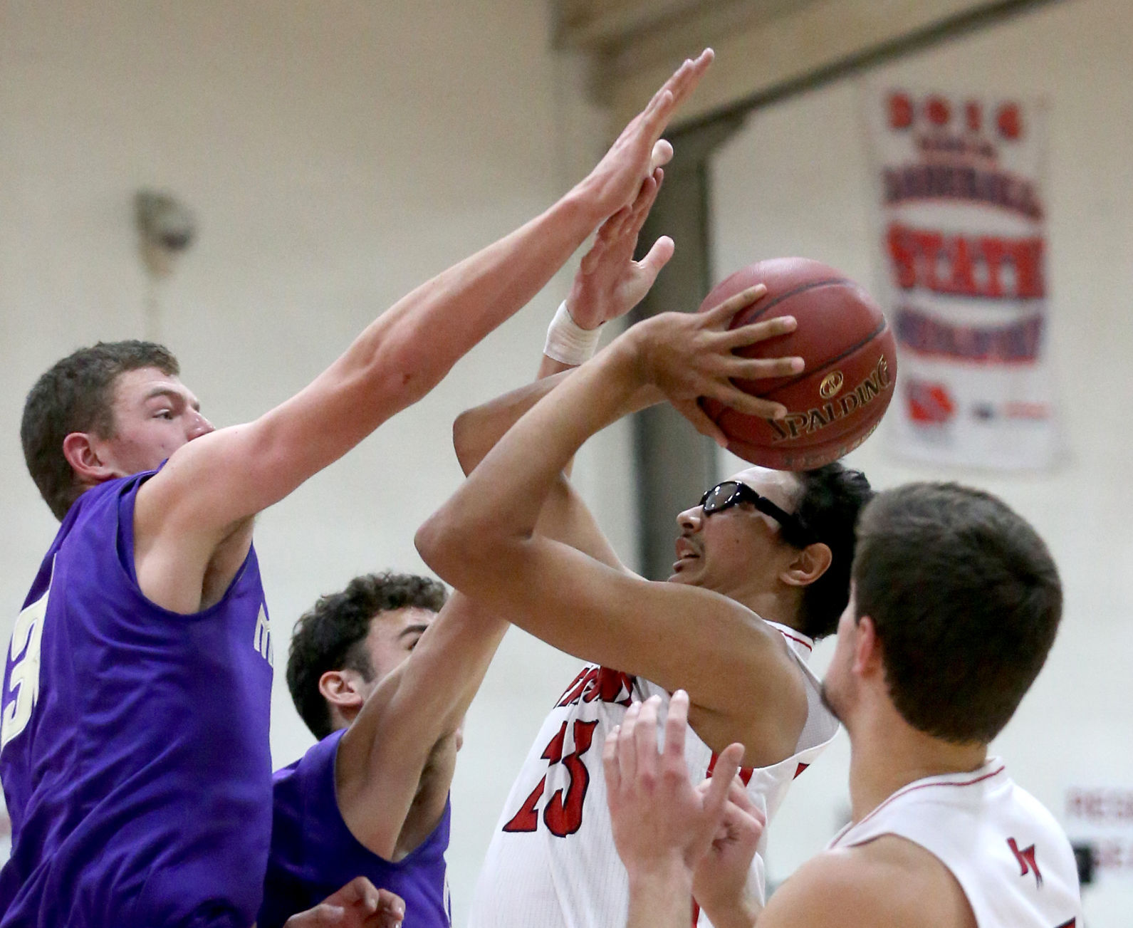 010518-West-Musc-boys-bball-011